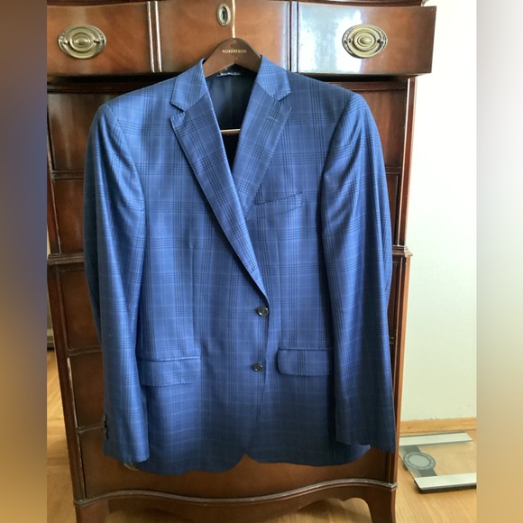 Blue plaid sports jacket - Picture 1 of 9